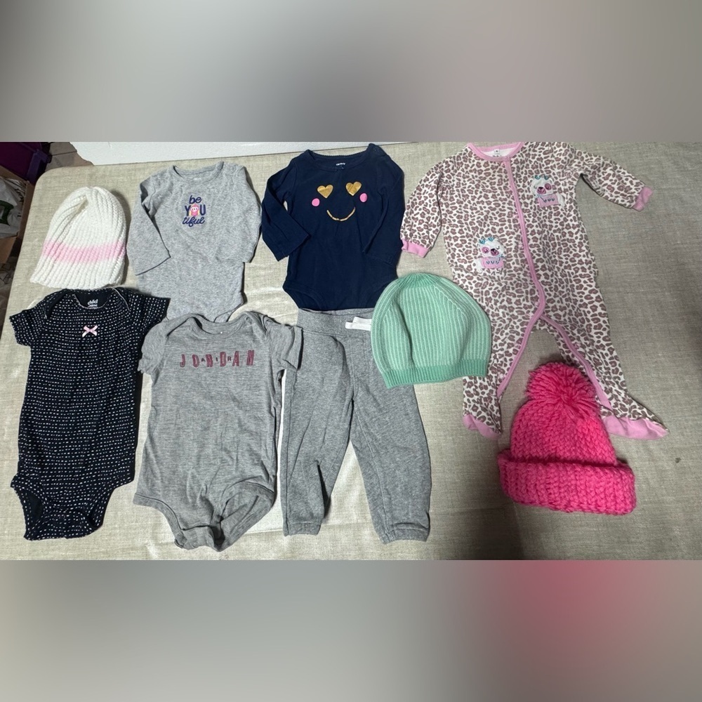 Bundle clothes for girl size 9-12 months
